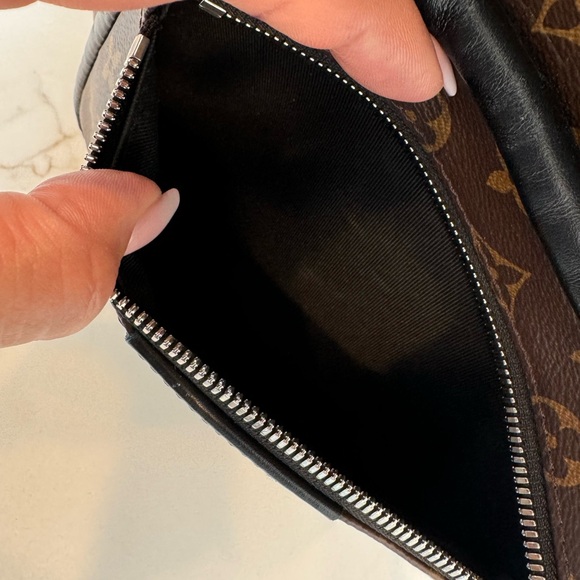 Louis Vuitton Josh Backpack - Picture 7 of 16